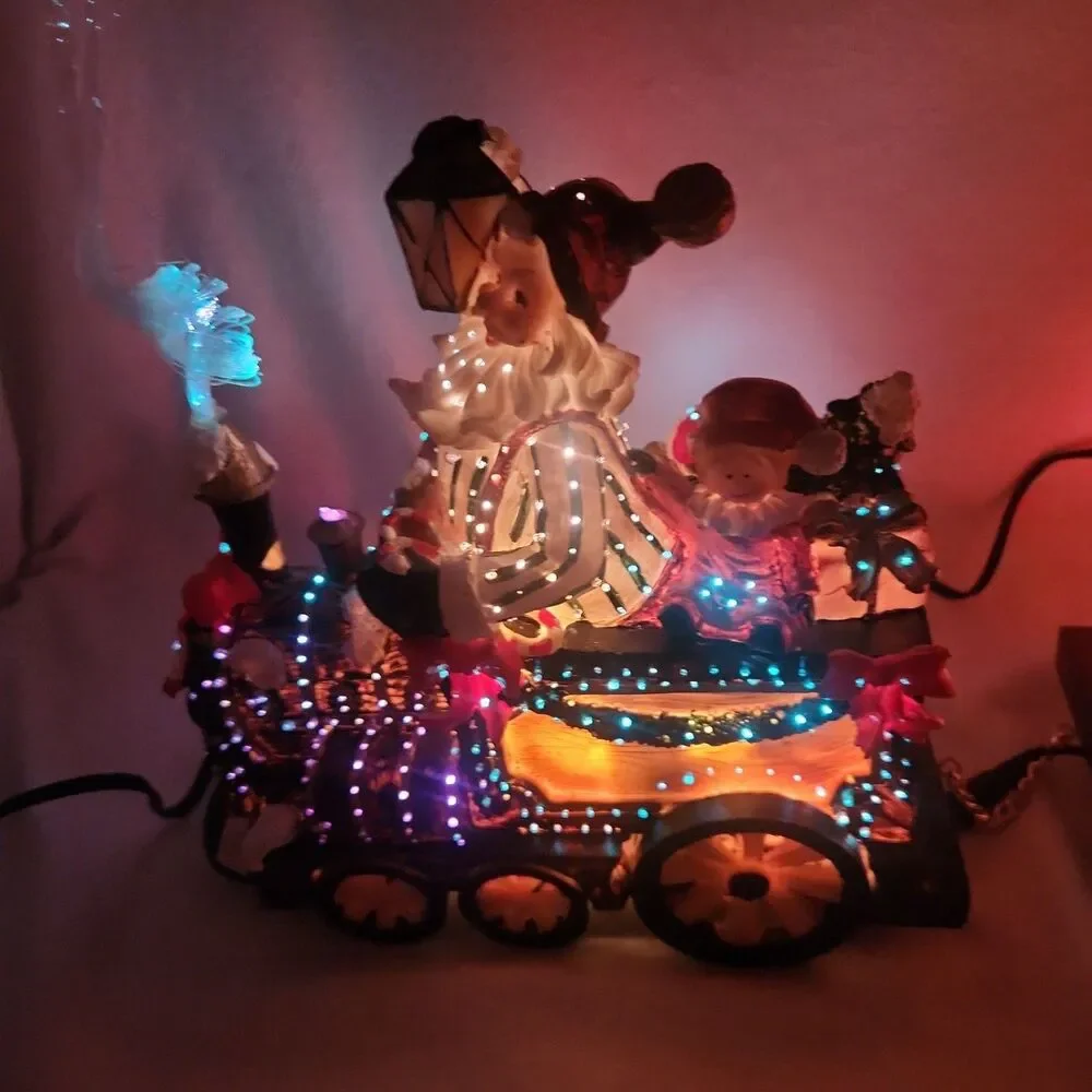 Optic Glow By Puleo decoration santas